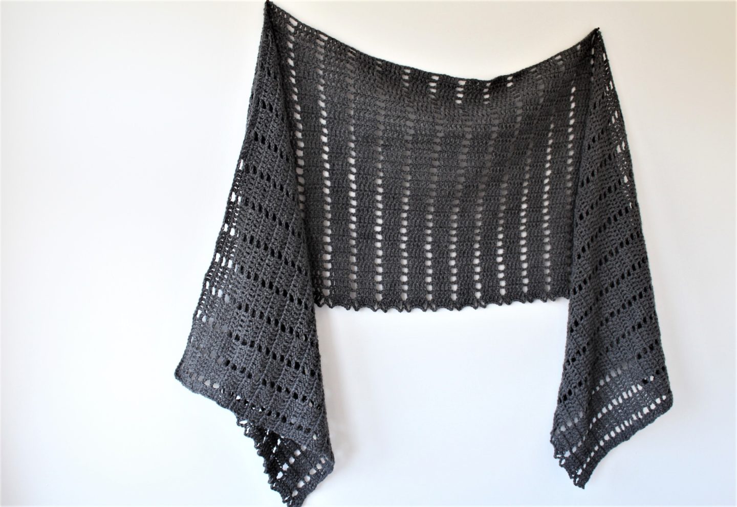 Darla shawl - free crochet pattern