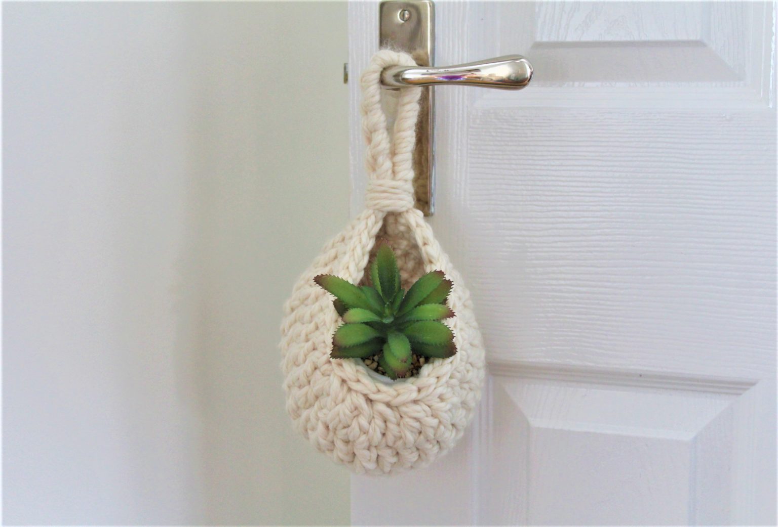 Chunky Hanging Basket - Free Crochet Pattern - Truly Crochet