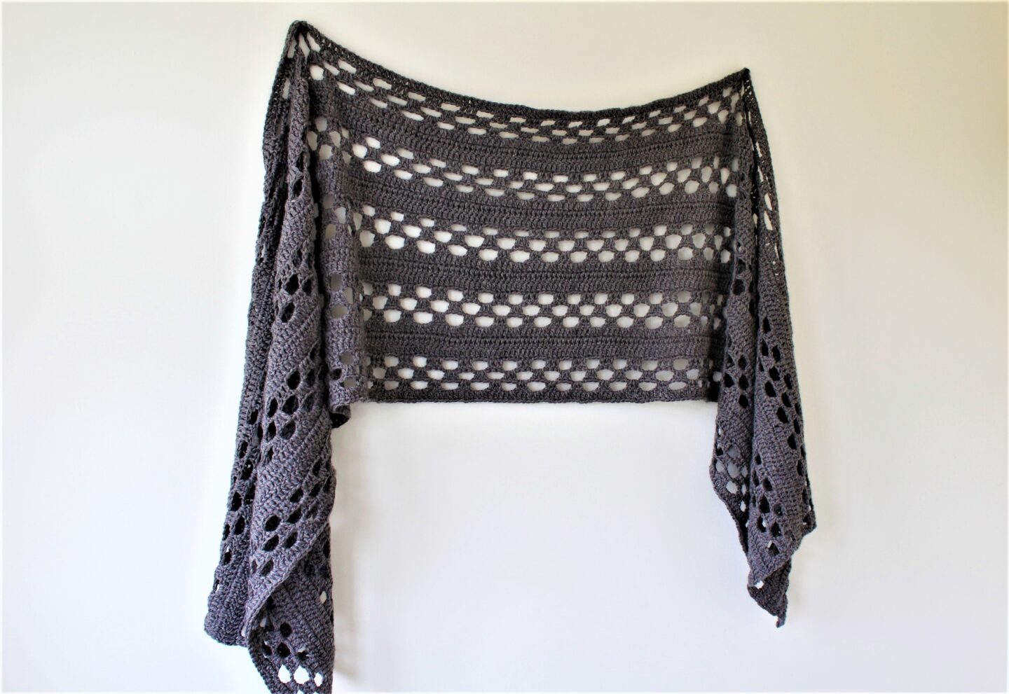 Side view of the Isla Shawl
