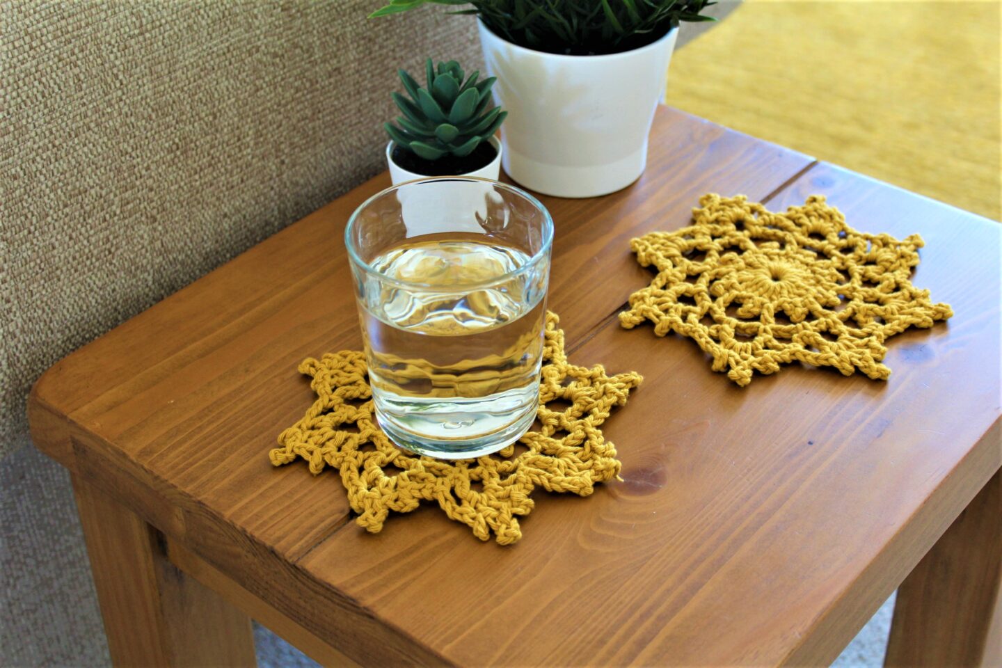 Free Crochet Pattern - Flower Coaster
