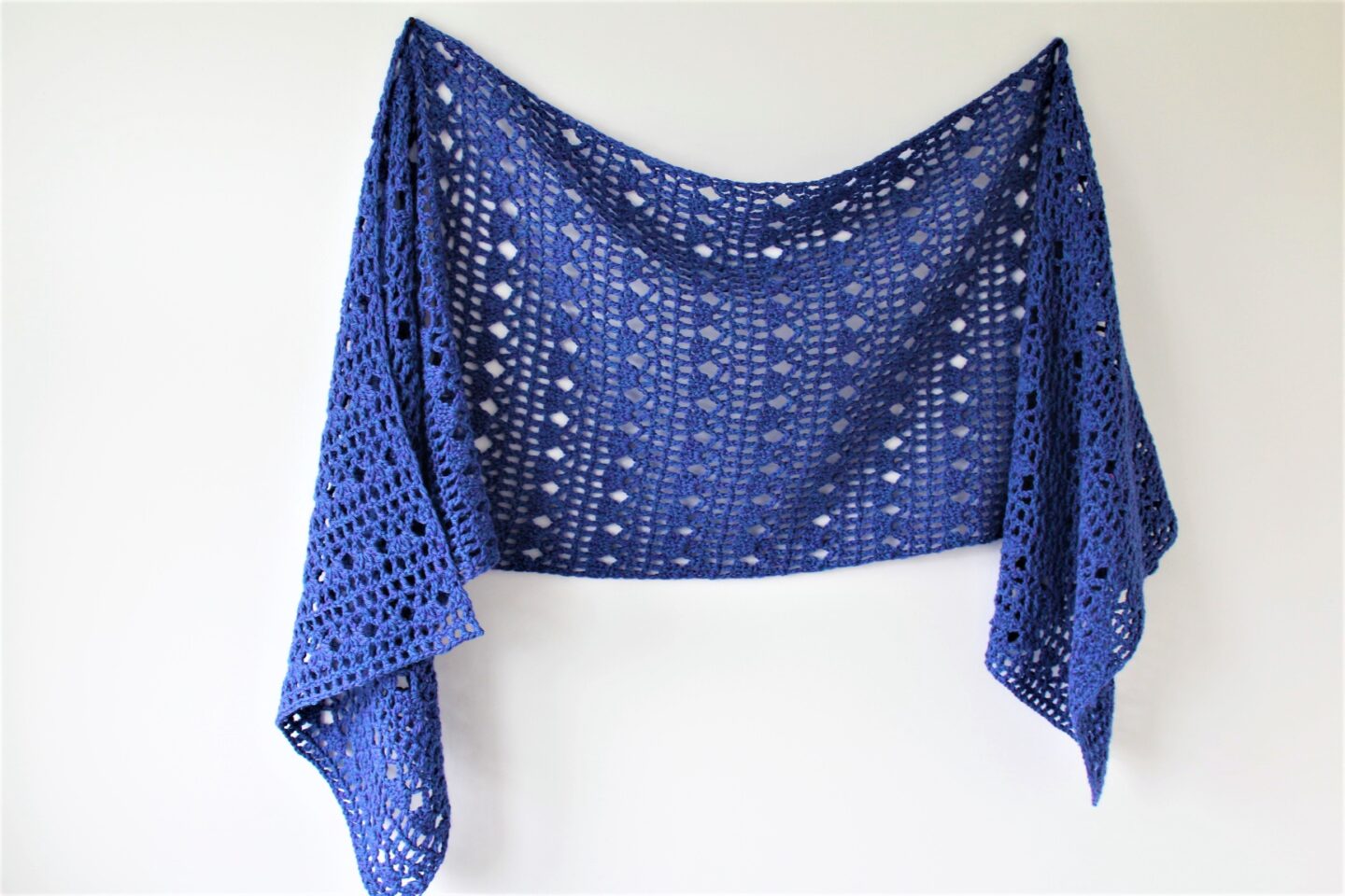 Easy crochet shawl pattern