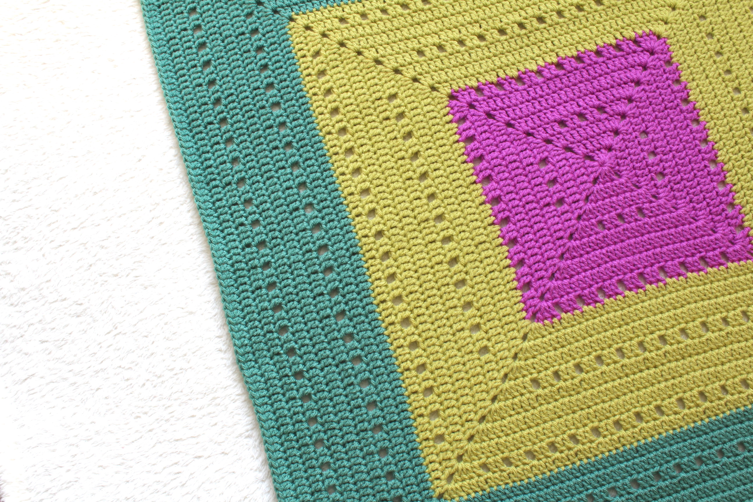 Ferne Granny Square Blanket - Free Crochet Pattern