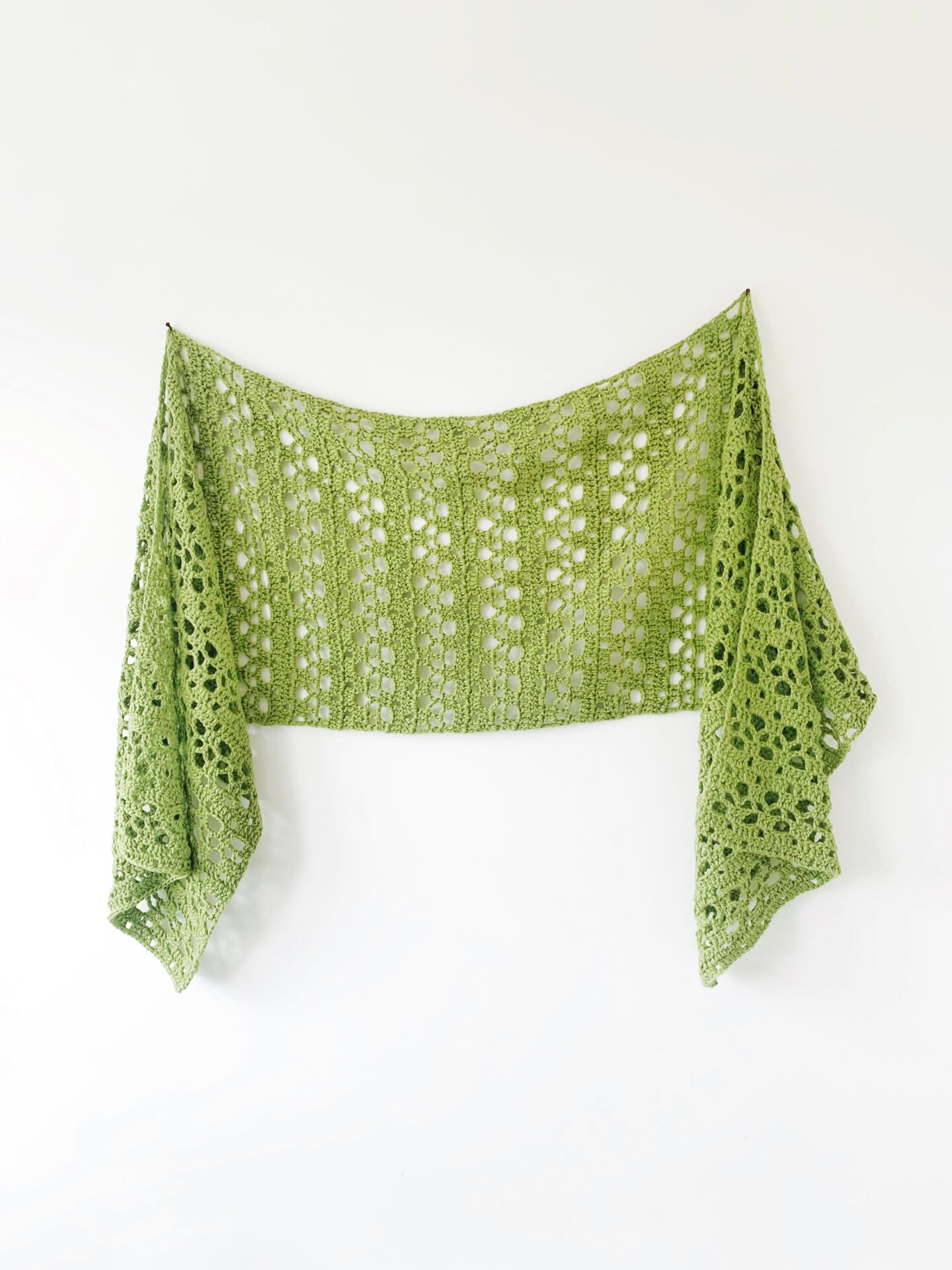Flores Sideways Shawl - Free Crochet Pattern