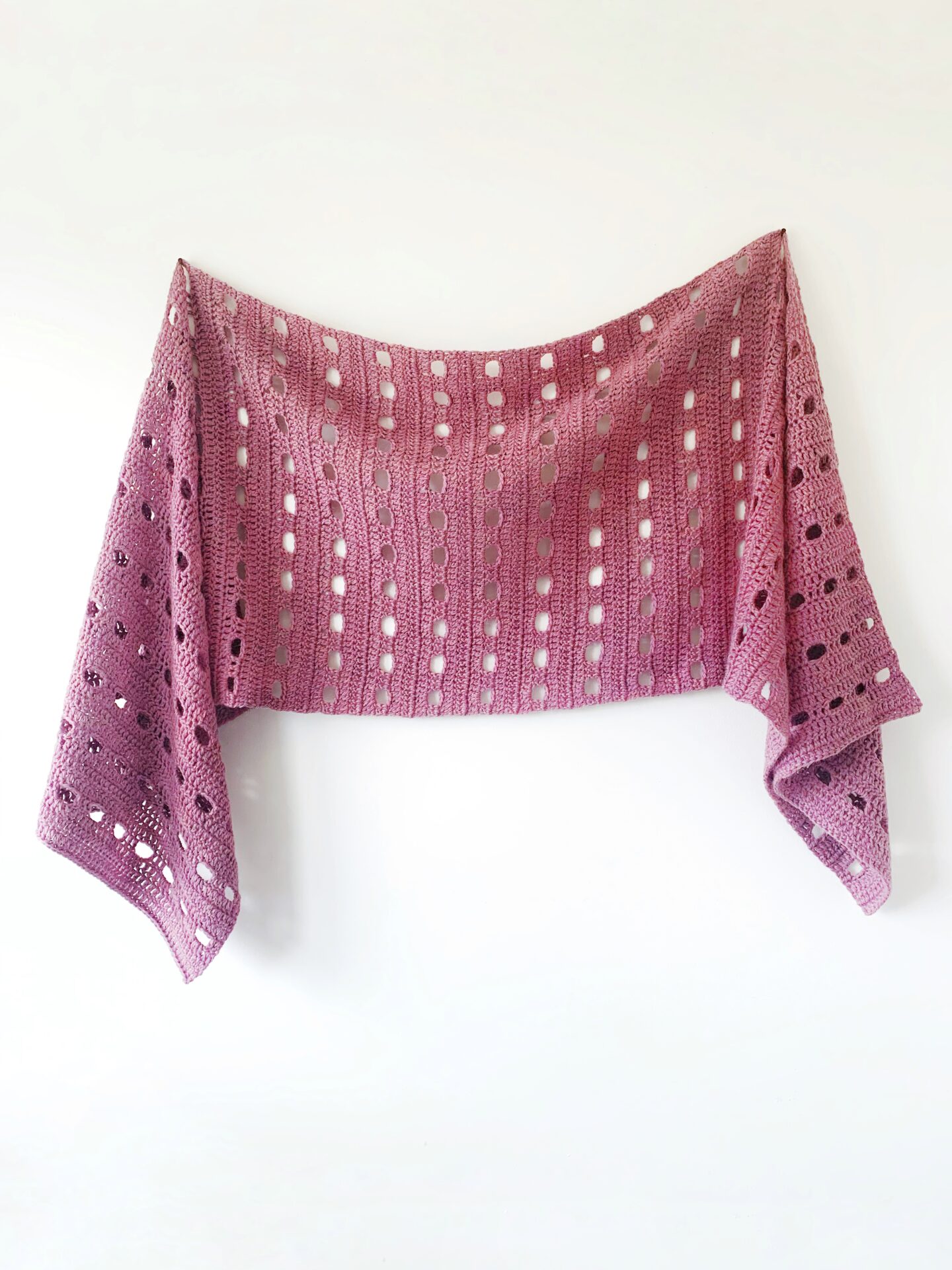 Free Crochet pattern - Hew Sideways Shawl