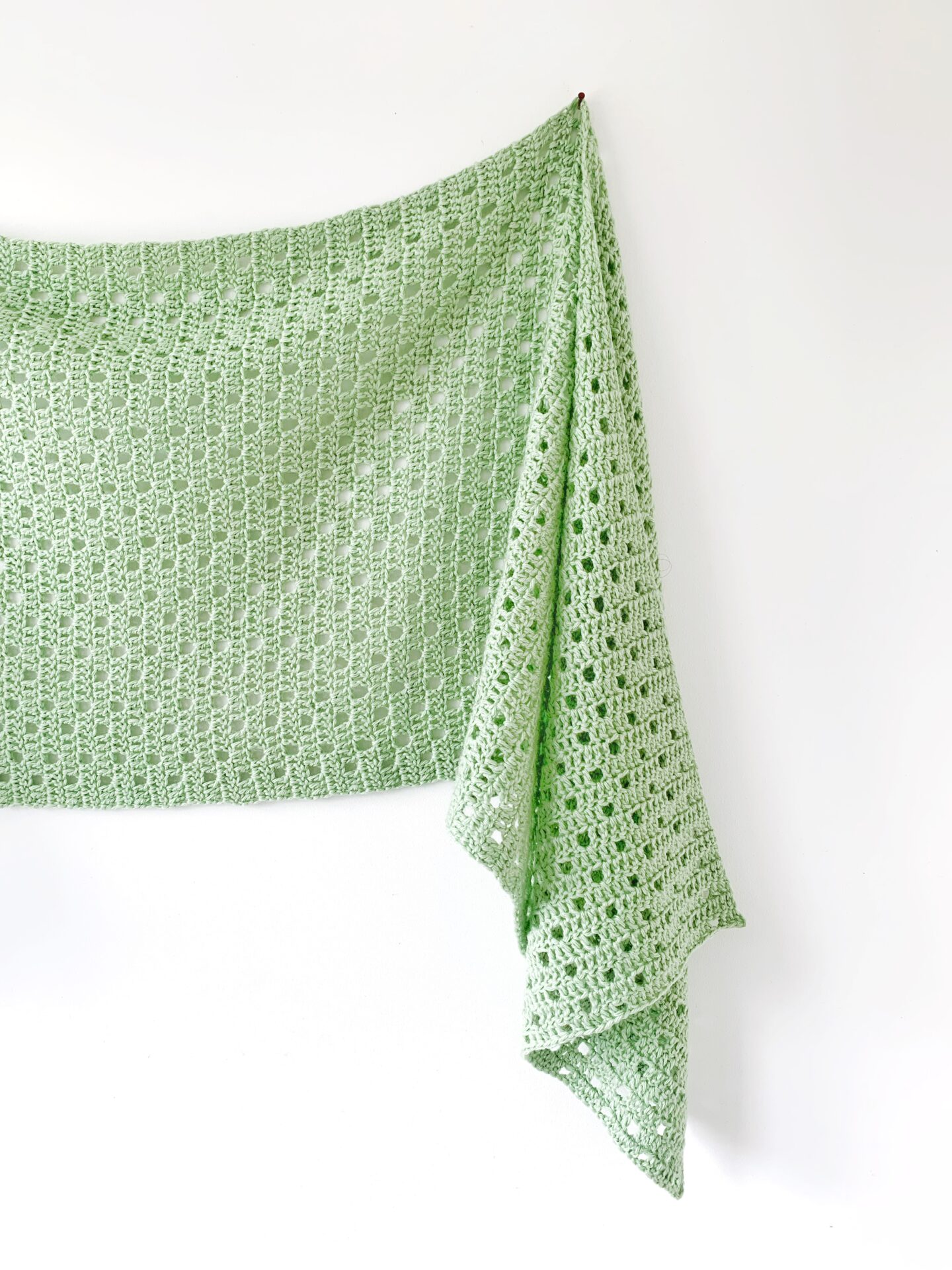 Free Crochet Pattern - Dewdrop sideways Shawl