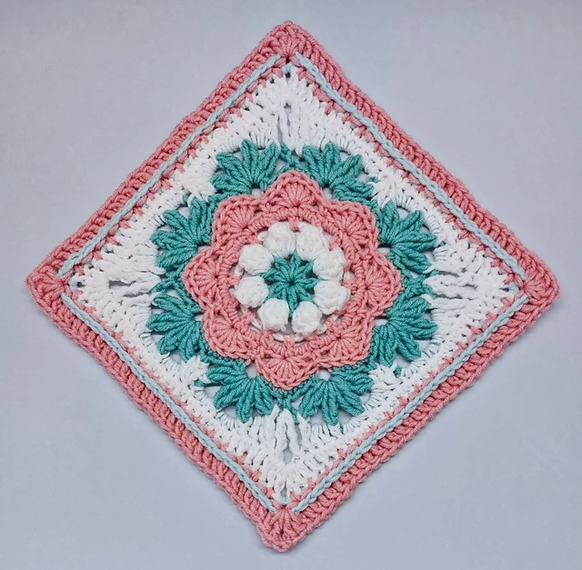 crochet square pattern by Veronika Liachovic