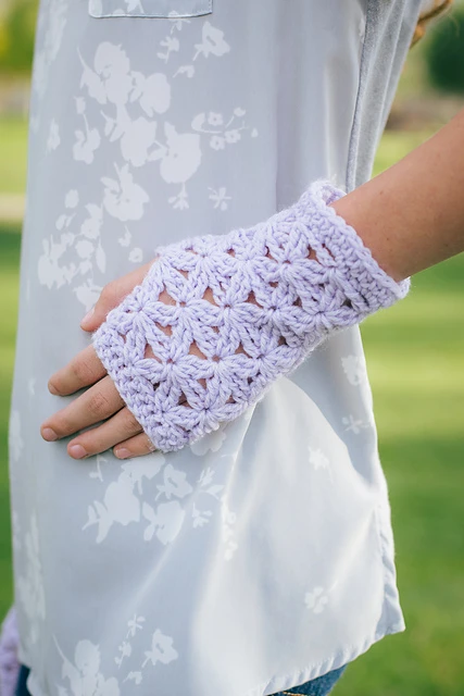 lacy fingerless gloves