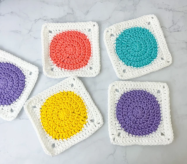 Moonshine Granny Square pattern - Free Crochet Pattern - Truly Crochet