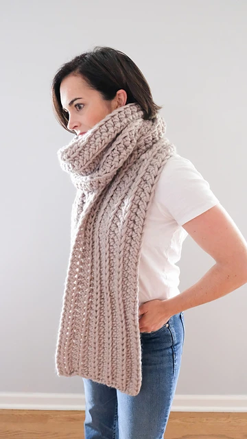 Crochet Duille Scarf - Crochet with Carrie