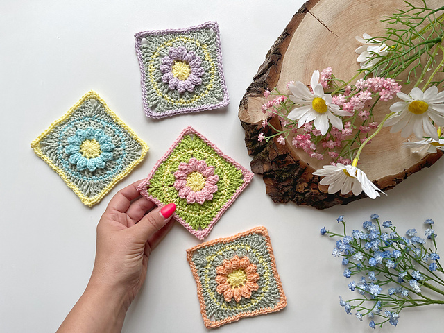 Floral granny square by K.A.M.E. Crochet