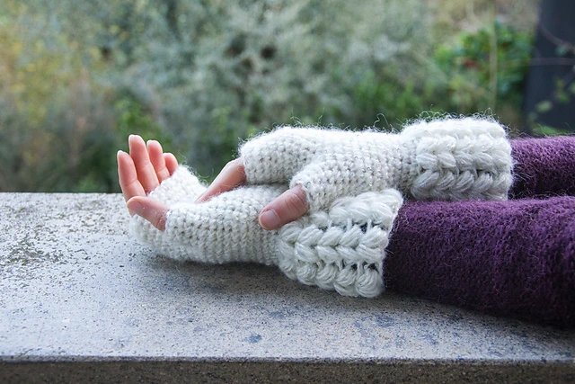 simple fingerless gloves
