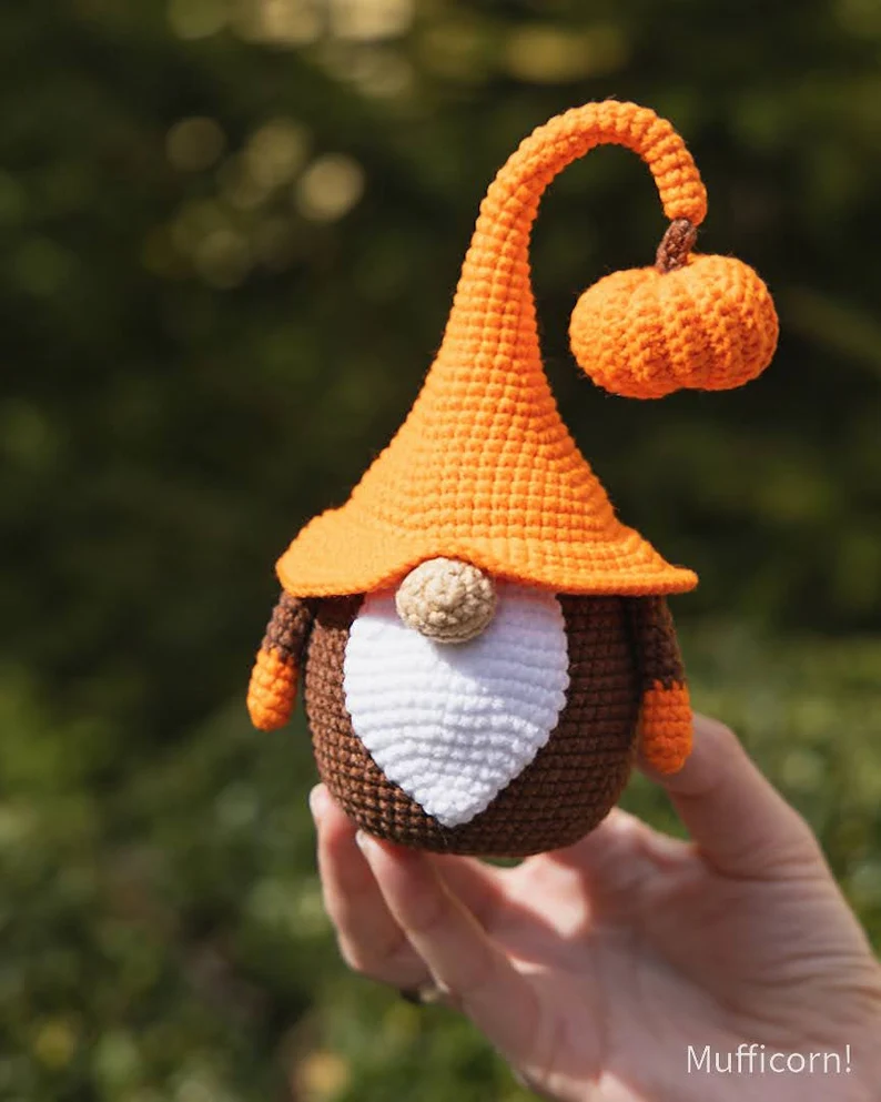 amigurumi gnome with pumpkin