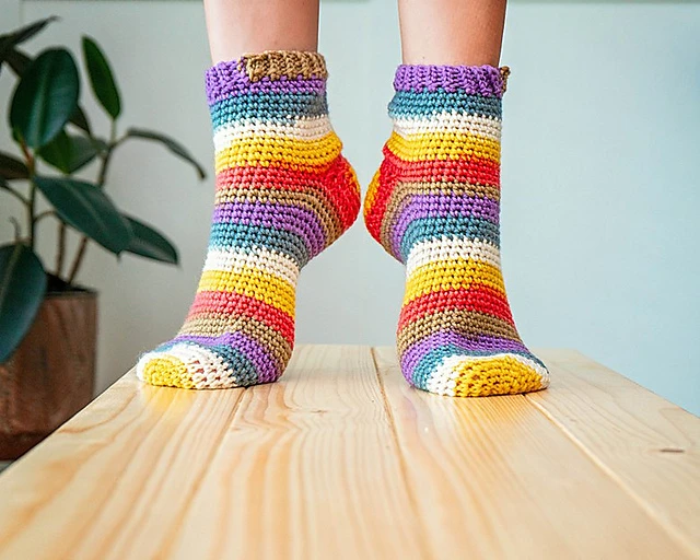 Rainbow Stripe Yoga Socks - Free Crochet Pattern - OkieGirlBling'n'Things
