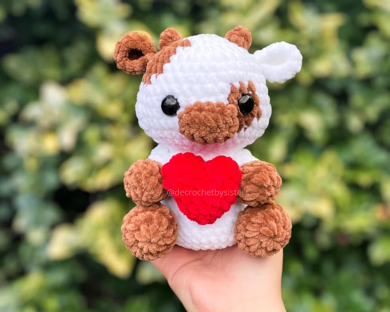 Valentine's Day Cow Plushie Crochet Pattern